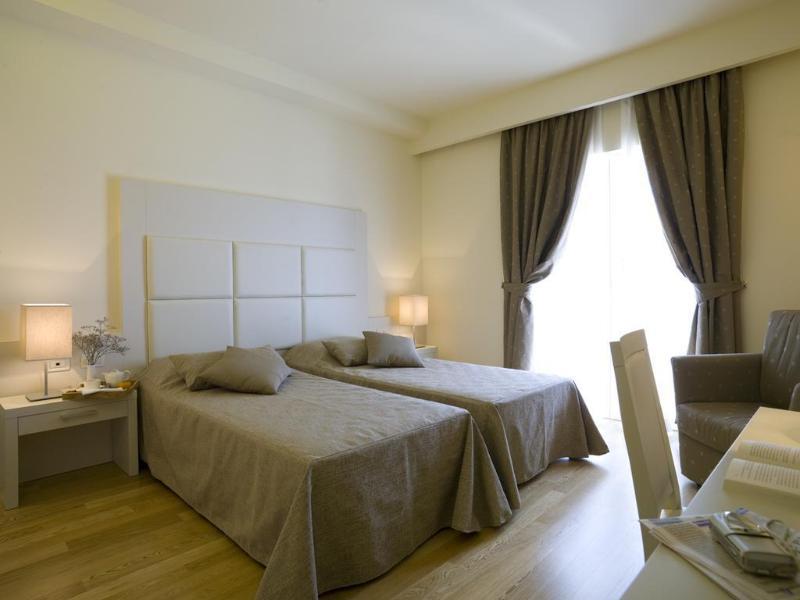 Leonardo Hotel Lago Di Garda - Wellness And Spa Lazise Eksteriør billede
